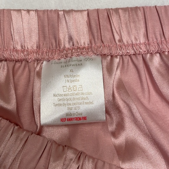 Pajama set - Picture 6 of 7